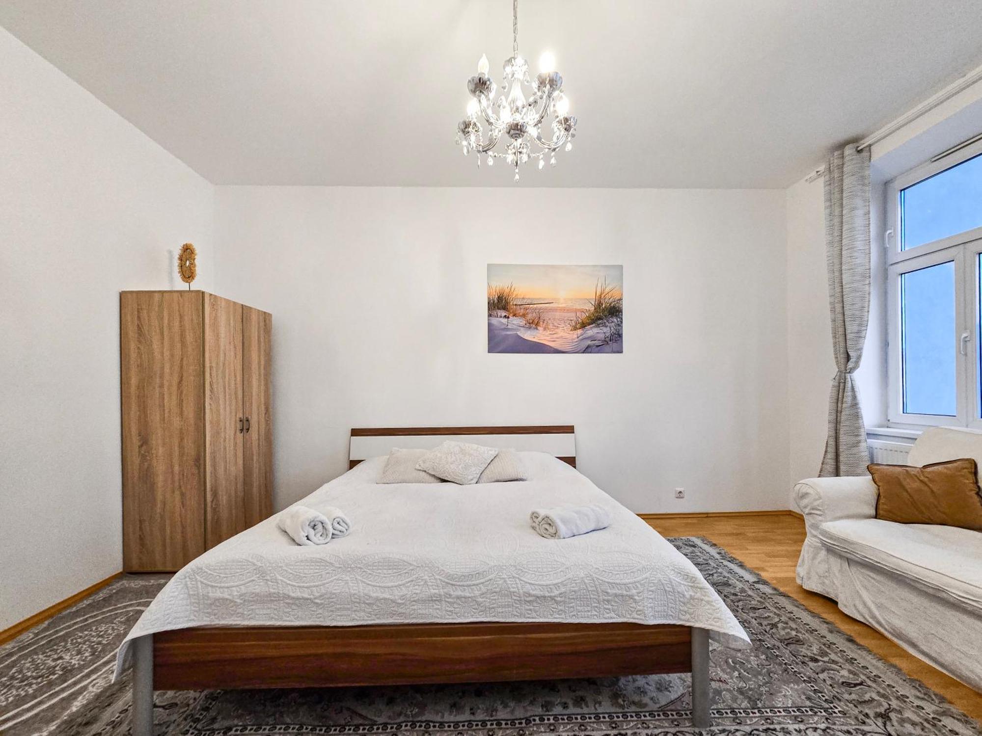 Modern Three-Bedroom, Triple King Beds เวียนนา ภายนอก รูปภาพ