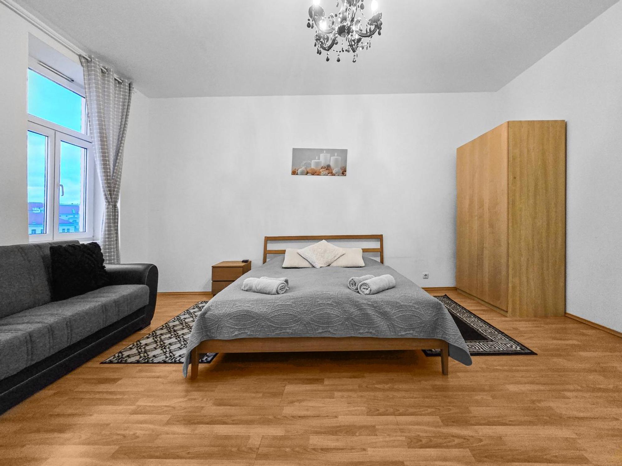 Modern Three-Bedroom, Triple King Beds เวียนนา ภายนอก รูปภาพ